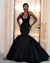  alt="Chelsea Lazkani Sexy in Chelsea Lazkani Sexy And Sultry Photos Collection"