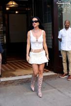 KATYPERRYSEXYSTUNSINAHOTREVEALINGOUTFITINNEWYORKCITY - NUDE STORY