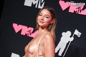 MADELYNCLINEROCKSTHEREDCARPETWITHSEXYLOOKAT2023MTVVIDEOMUSICAWARDS - NUDE STORY