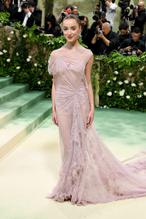 Phoebe DynevorSexy in Phoebe Dynevor The 2024 Met Gala, New York