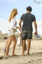 Gisele BundchenSexy in Gisele Bundchen Sexy Spotted Showing Off Her Amazing Legs In Costa Rica Beach