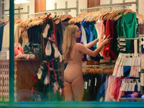 Addison Rae Sexy in Addison Rae Sexy Spotted Showing Off Her Slender Figure While On Shopping Spree In Studio City