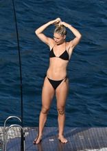  alt="Jutta Leerdam Sexy in Jutta Leerdam Sexy Spotted With Jake Paul Showing Off Her Sizzling Bikini Body While On An Italian Getaway"