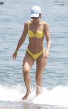 VOGUEWILLIAMSSTUNSINASEXYYELLOWBIKINIONSOTOGRANDEBEACHINMARBELLA - NUDE STORY