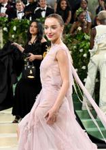 Phoebe DynevorSexy in Phoebe Dynevor The 2024 Met Gala, New York