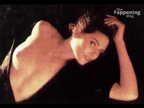 Kelly McGillis Sexy And Nude Shows Off Her Seductive Breasts