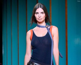 Emily Ratajkowski Sexy Flashes Her Hot Tits On The Tory Burch Runway In NYC
