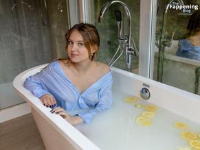 NikoletaSexy in Nikoleta Sexy And Nude Poses Her Wet Pussy, Butt And Tits In A Lemon Bath Photoshoot