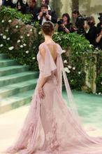 Phoebe DynevorSexy in Phoebe Dynevor The 2024 Met Gala, New York