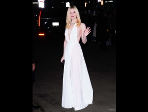Elle Fanning Sexy Flaunts Her Hot Sideboob At The Gotham Awards Event In NYC