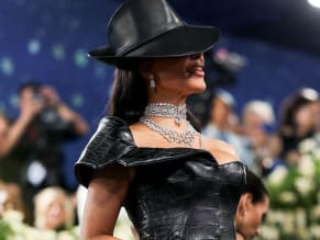 KIMKARDASHIANSEXYSHOWSOFFHERSIZZLINGCURVESANDCLEAVAGEINAHOTSKINTIGHTLEATHERDRESSATMETGALAINNEWYORKCITY - NUDE STORY