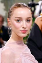 Phoebe DynevorSexy in Phoebe Dynevor The 2024 Met Gala, New York