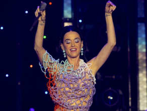  alt="Katy Perry Sexy in Katy Perry Sexy Rocks The Stage As She Performs At Mardi Gras Extravaganza In New Orleans"