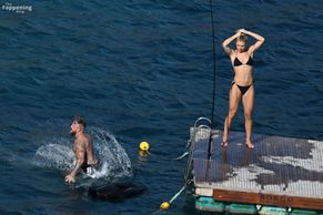  alt="Jutta Leerdam Sexy in Jutta Leerdam Sexy Spotted With Jake Paul Showing Off Her Sizzling Bikini Body While On An Italian Getaway"
