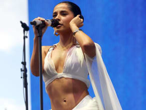 BECKYGSEXYSHOWSOFFHERWHITEOUTFITATCOACHELLA - NUDE STORY