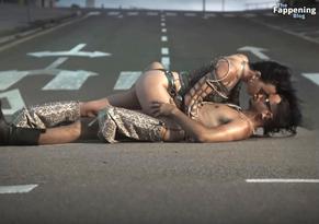  alt="Katy Perry Sexy in Katy Perry Sexy Sizzles In Scorching Hot Music Video For Im His, Hes Mine"
