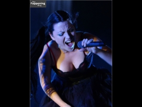 Amy Lee Sexy And Hot Photos Collection