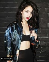 Emily Rudd's Sexy Seductive Photos