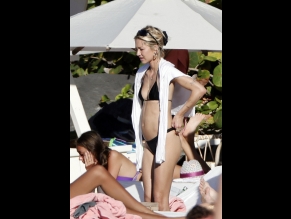  alt="Delilah Belle Hamlin Sexy in Delilah Belle Hamlin Sexy Spotted Showing Off Her Sizzling Bikini Body At St. Barts Beach In France"