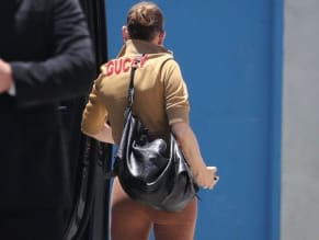 JENNIFERLOPEZSEXYSPOTTEDSHOWINGOFFHERHOTBOOTYASSHEARRIVESATASTUDIOINLA - NUDE STORY