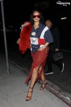 RIHANNASEXYSPOTTEDFLAUNTINGHERAMAZINGCURVESANDFLASHINGHERHOTTHONGATTHENICEGUYRESTAURANTINWESTHOLLYWOOD - NUDE STORY