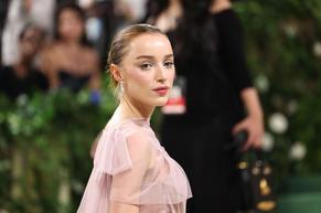 Phoebe DynevorSexy in Phoebe Dynevor The 2024 Met Gala, New York