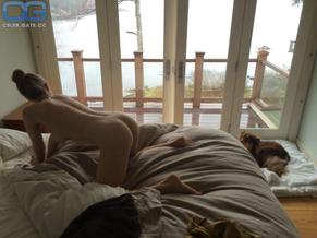 Amanda Seyfried Sexy in Amanda Seyfried Naked