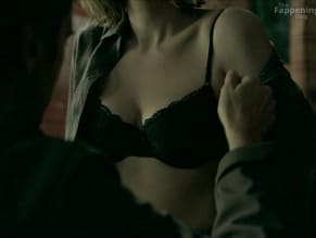 Jordana Spiro Sexy And Stunning Photos Collection