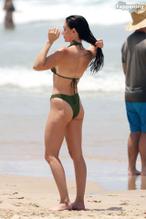 Alison BrieSexy in Alison Brie's Sexy Beach Day Photos From Australia's Gold Coast