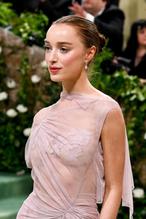 Phoebe DynevorSexy in Phoebe Dynevor The 2024 Met Gala, New York