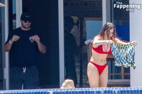 Hailee SteinfeldSexy in Hailee Steinfeld & Josh Allen's Sexy Mexican Getaway