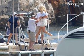 Victoria SilvstedtSexy in Victoria Silvstedt Flaunts Sexy Legs And Panties In The South Of France