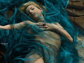 KATHERYNWINNICKSEXYANDBRALESSPHOTOTEASINGHERHOTBOOBS - NUDE STORY