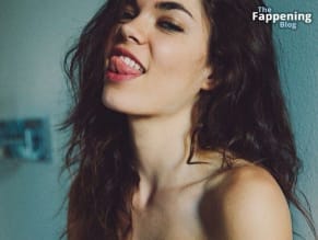 Aarika Wolf Sexy in Aarika Wolf Sexy And Bare Photos Collection