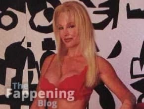 DEBRAMARSHALLSEXYPHOTOSSHOWINGOFFHERMILFBODY - NUDE STORY