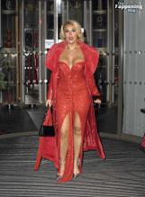 TALLIASTORMSEXYSHOWSOFFHERHOTCLEAVAGEANDLEGSATMACCOSMETICSGIFTOFGOLDHOLIDAYPARTYINLONDON - NUDE STORY