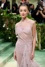 Phoebe DynevorSexy in Phoebe Dynevor The 2024 Met Gala, New York