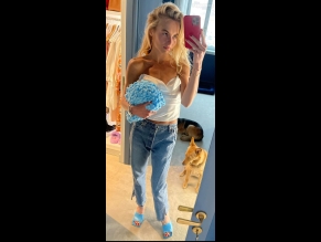 AnneKee Molenaar Sexy And Topless Photos Collection