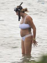 Charlotte CrosbySexy in Charlotte Crosby's Sexy Snorkelling Adventure In Cairns