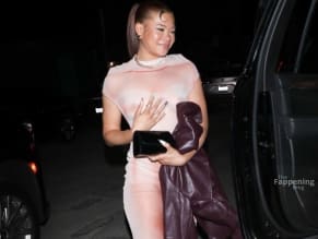 STORMREIDSEXYSPOTTEDFLASHINGHERHOTTITSANDUNDIESATCARDIBSPARTYINLOSANGELE - NUDE STORY