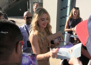 Kathryn Newton Sexy Seen In A Stunning Dress At 
