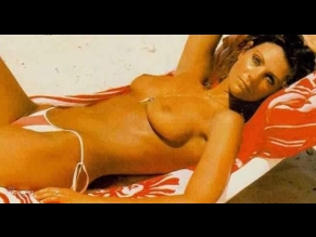 Denise Coward Sexy And Nude Photo Shows Off Her Alluring Breasts