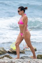  alt="Eva Longoria Sexy in Eva Longoria Sexy Spotted With Jose Baston Showing Off Her Voluptuous Body In A Hot Pink Bikini At Marbella Beach In Spain"