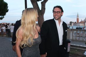  alt="Sydney Sweeney Sexy in Sydney Sweeney Sexy Flashes Her Hot Tits And Undies In A Glamorous Dress At Armani's Star-studded Party In Italy"