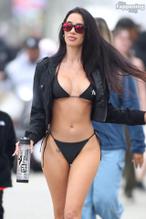 JESSENIAESCAMILLASTUNSINASEXYBLACKBIKINIATVENICEBEACHEVENT - NUDE STORY