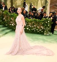 Phoebe DynevorSexy in Phoebe Dynevor The 2024 Met Gala, New York