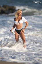 Mollie GouldSexy in Mollie Gould Sizzles In Sexy Shoot For 138 Water In Malibu