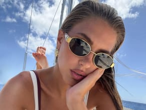 KARADELTOROSEXYPHOTOSSHOWINGOFFHERSTEAMYASSETSWEARINGSIZZLINGBIKINISINHAWAII - NUDE STORY