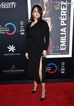 SELENAGOMEZSEXYSTUNSINANATTRACTIVEBLACKDRESSATEMILIAPEREZPREMIEREINLOSANGELES - NUDE STORY