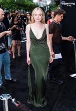 Dakota FanningSexy in Dakota Fanning Sexy Stuns At The Watchers Premiere In Nyc